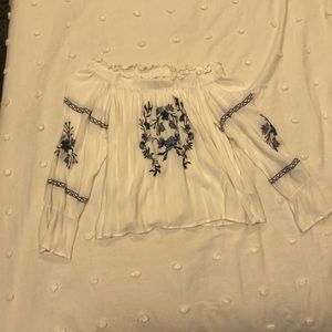 Off shoulder long sleeve